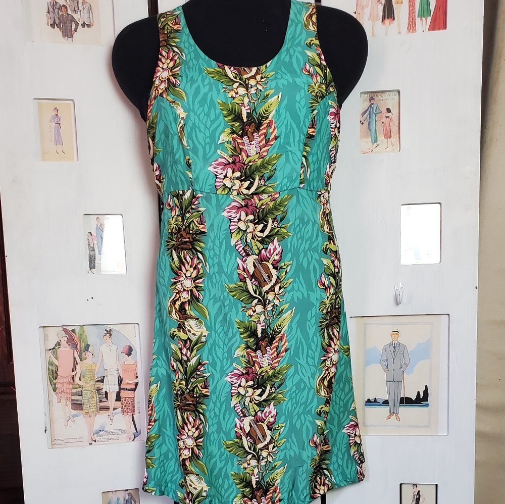 Hawaiian dress by Paradise Bay